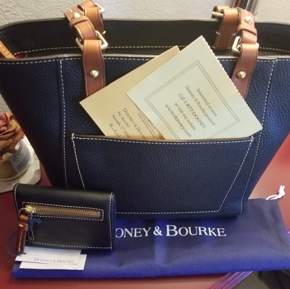 Dooney & Bourke Black Janie Tote Set NWT!! - Picture 5 of 15